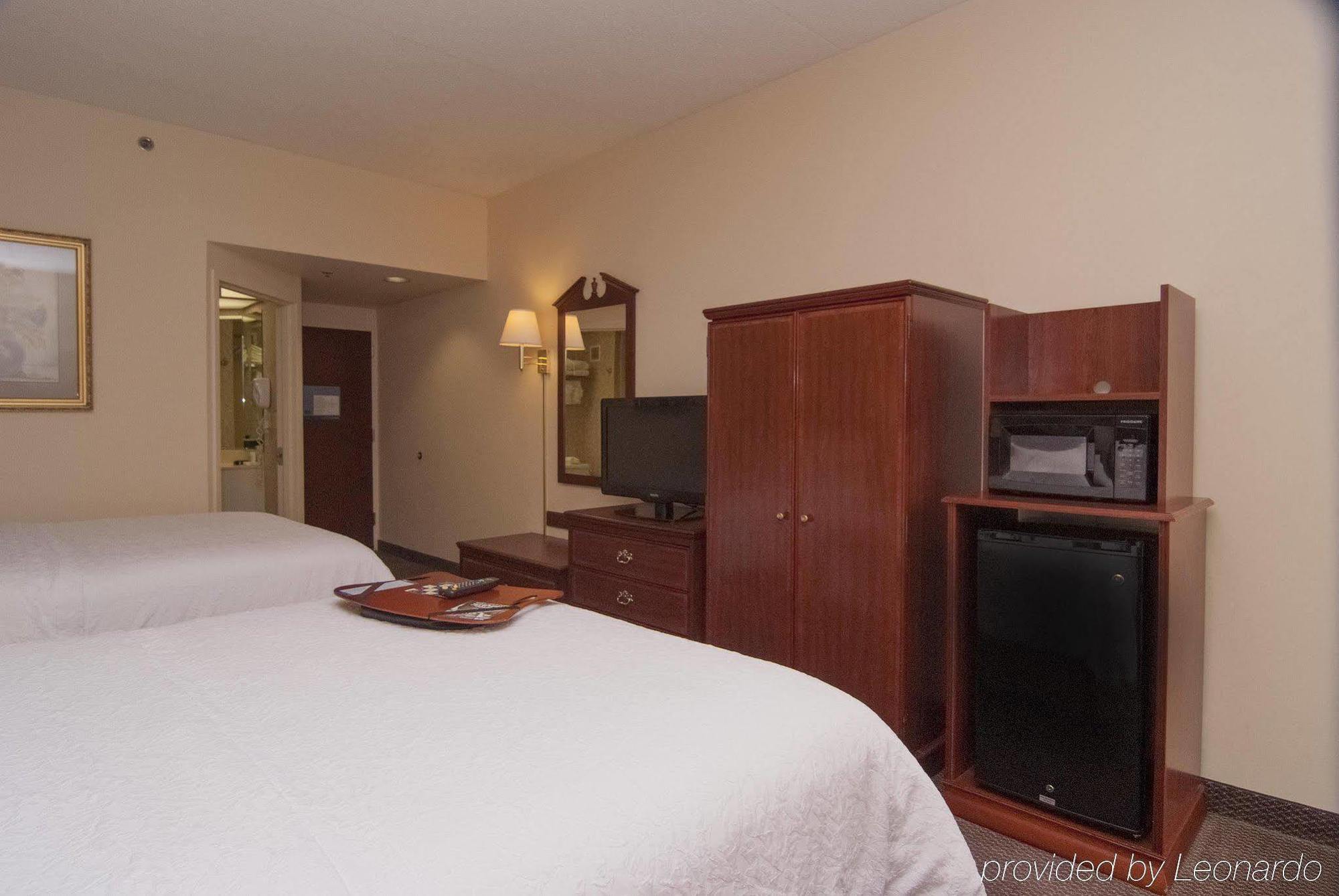 Hampton Inn Flemington Buitenkant foto